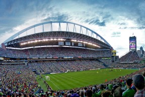 开云体育官方网站-奥纳纳冠军级表现筑起叹息之墙，AC米兰火力全开压制爱尔兰风暴