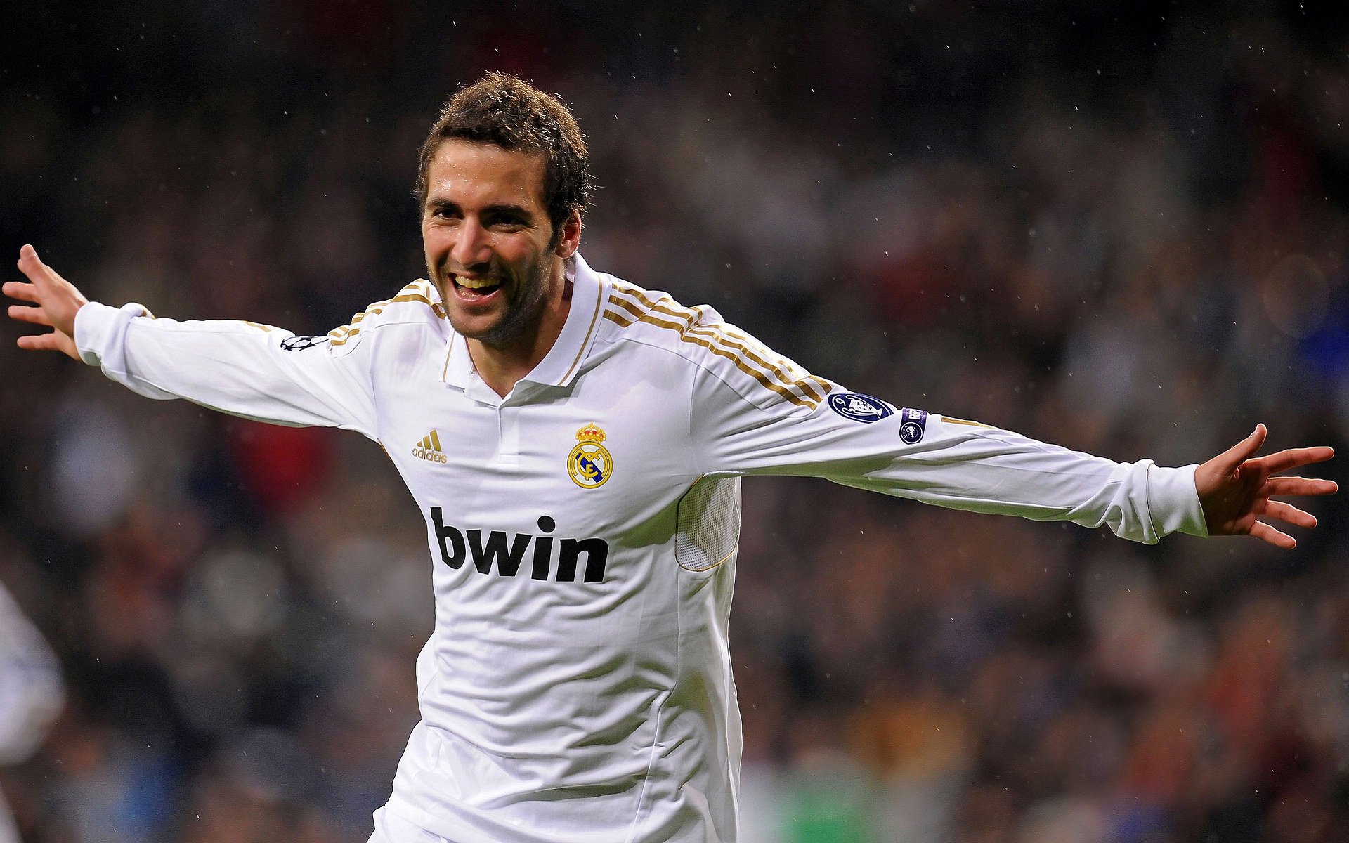 梅西的完美与摩纳哥的血拼，足球宇宙的两种终极美学