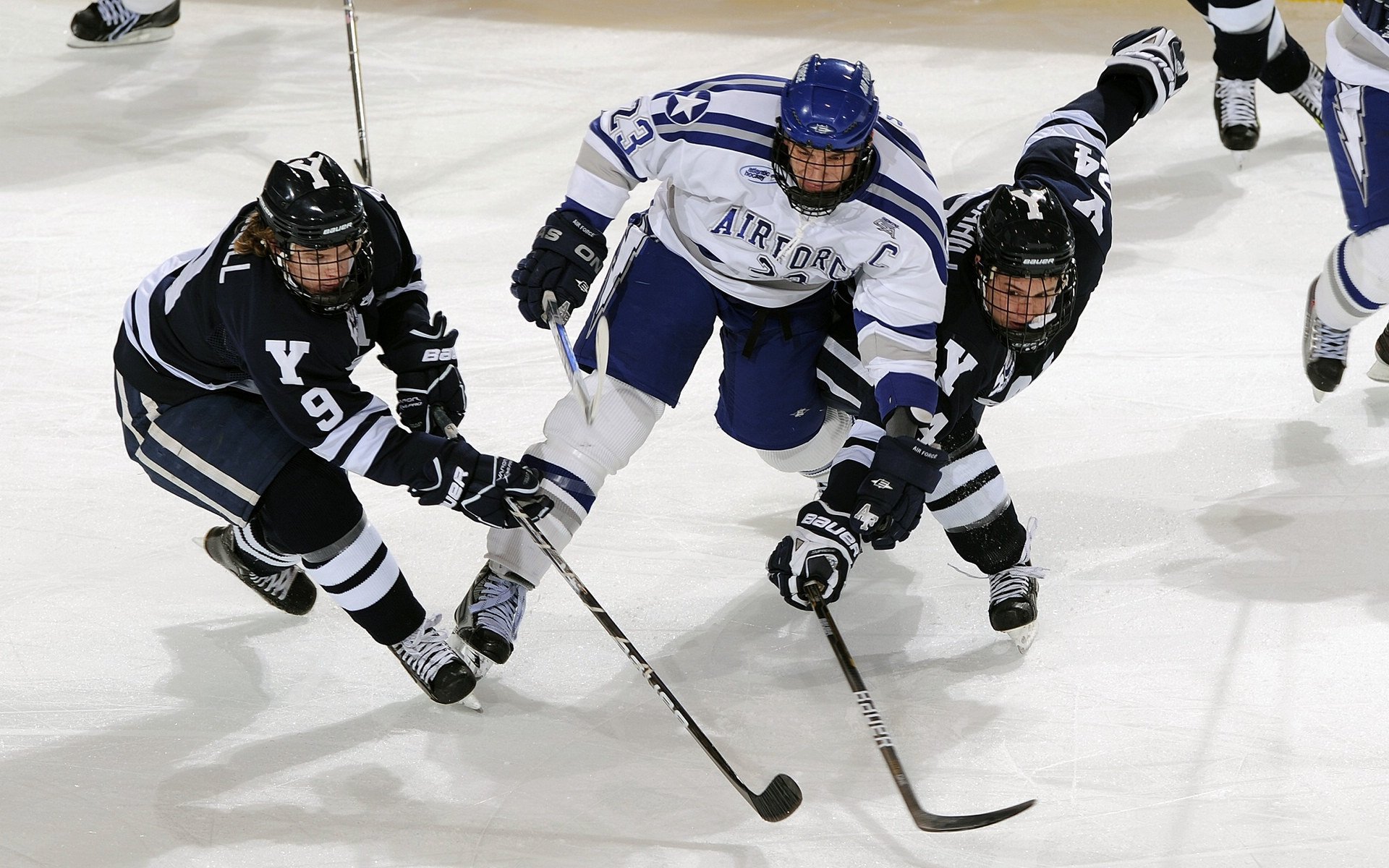 F1年度争冠焦点战，维斯塔潘的丹麦轻取皇马式胜利启示录