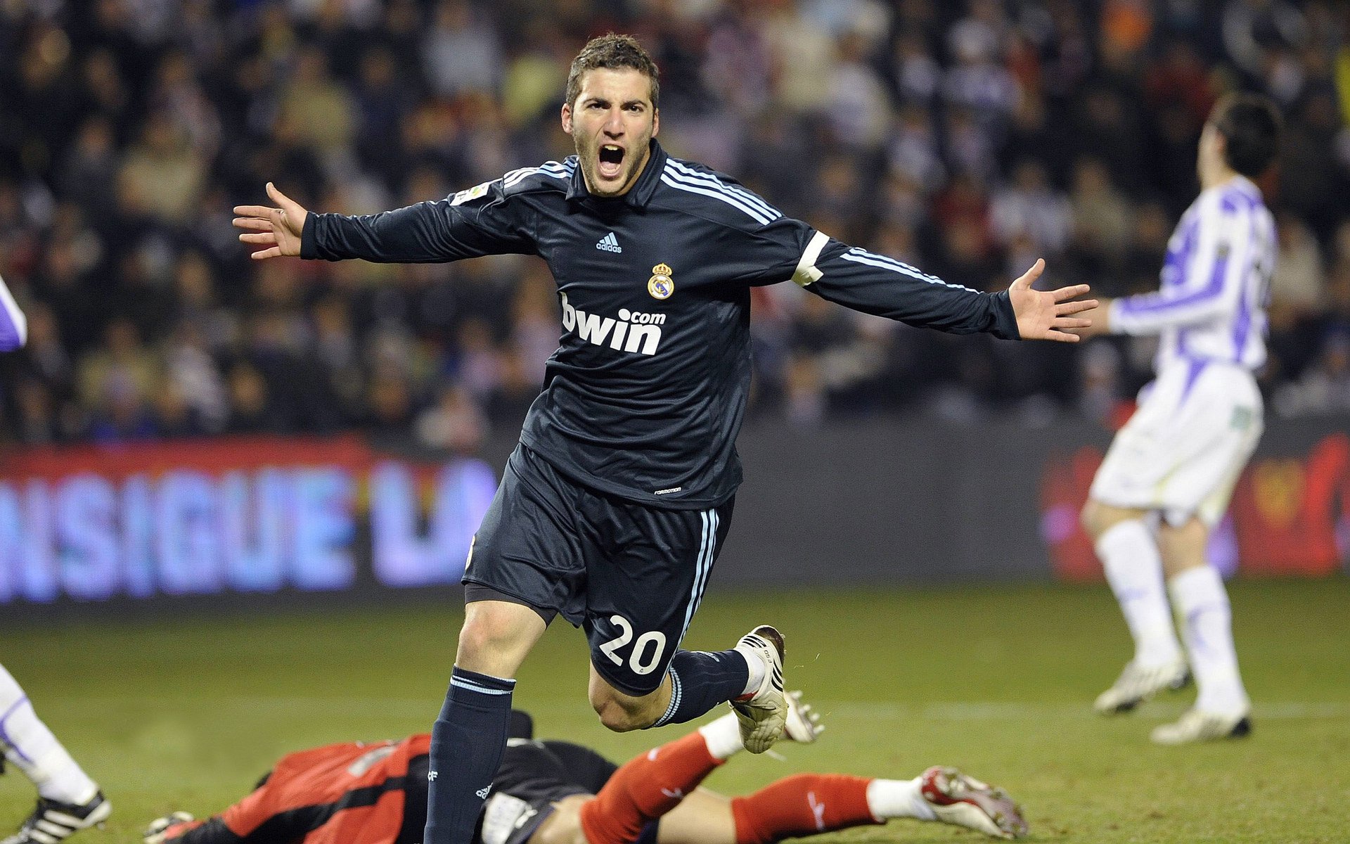 拉什福德一锤定音，切尔西完胜埃及点亮年度焦点之战