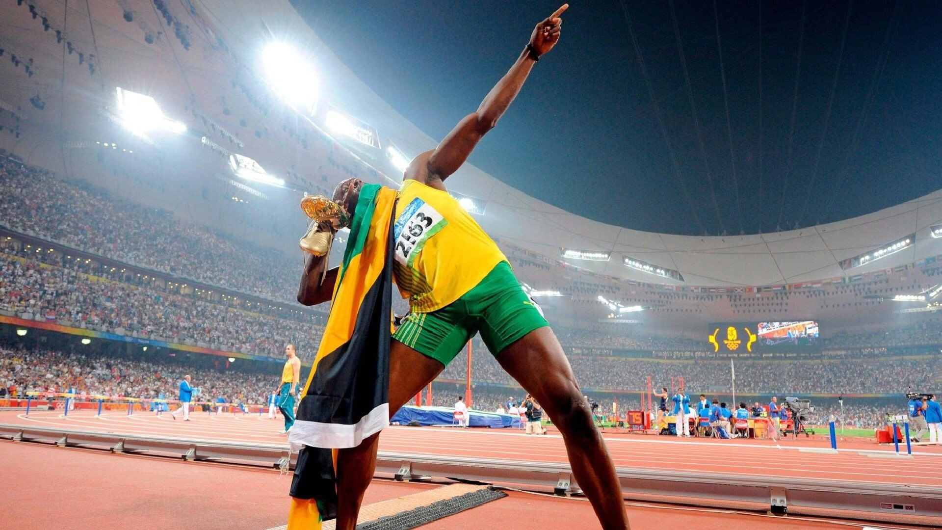 阿劳霍一锤定音，莱比锡红牛战术机器全面碾碎AC米兰