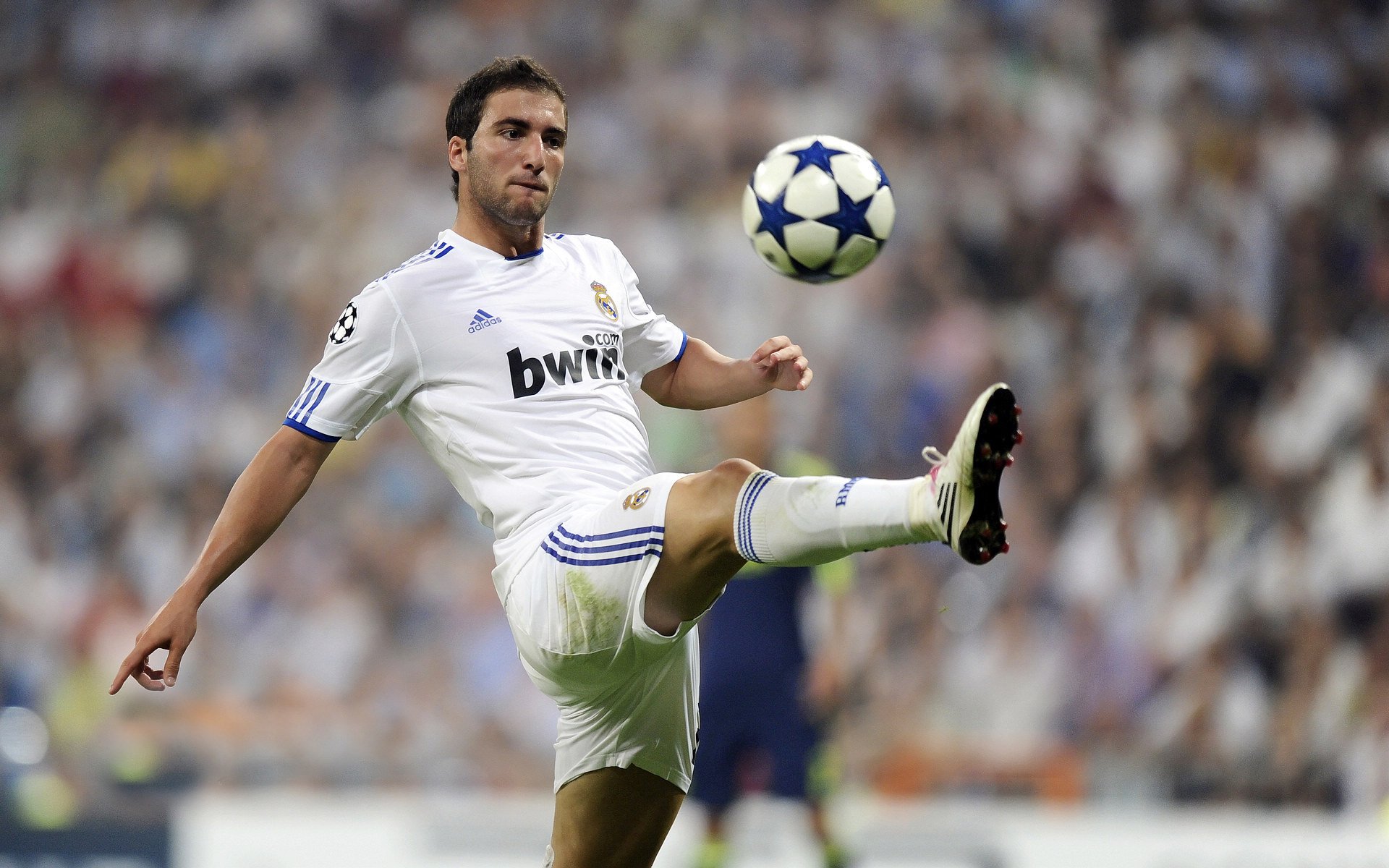 福登攻防统治,当玻利维亚血性遇上莱比锡红牛的精密机器