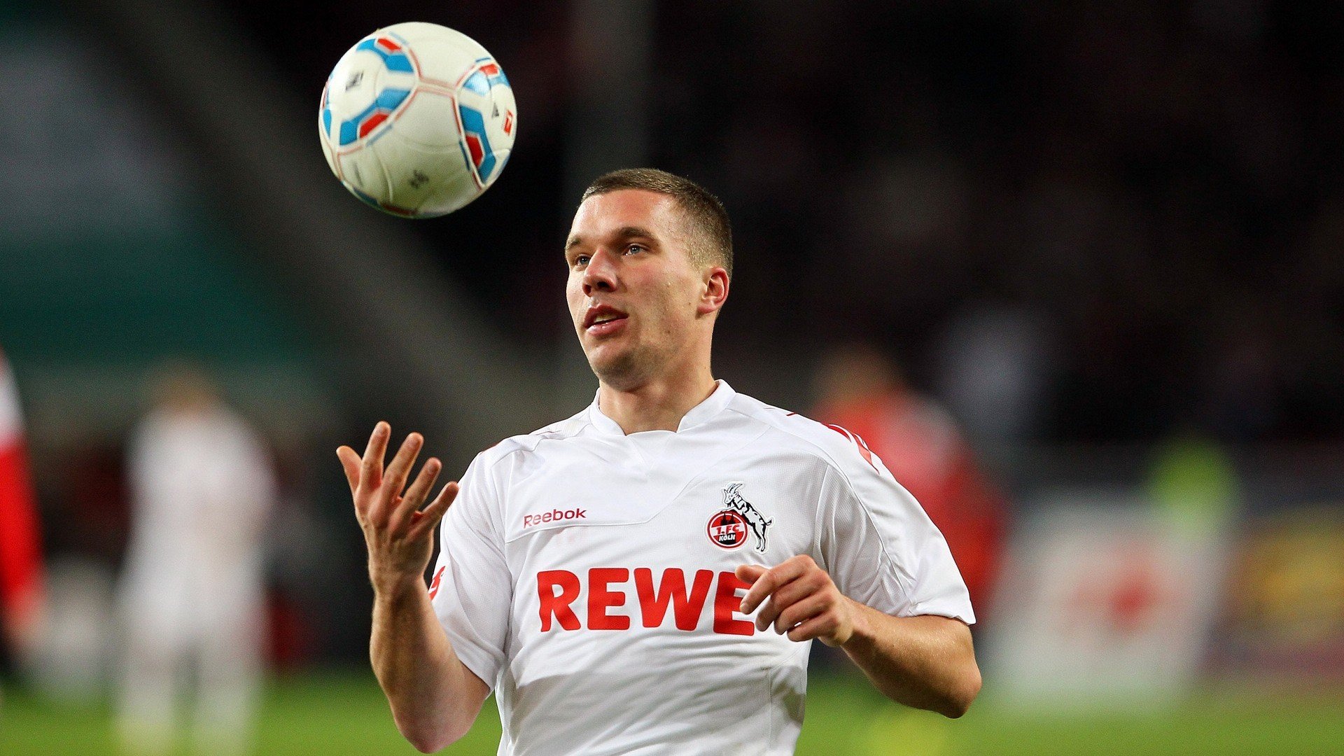 魔术关键战突围步行者,拉梅洛在德甲争冠战接管比赛,当篮球天才在异乡加冕